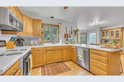 414  Bittersweet Ln, Plymouth, WI 53073 - Photo 5