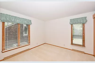 156  Lakefield Ct, Racine, WI 53402 - Photo 21