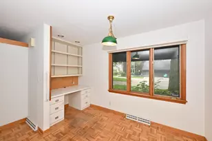 156 Lakefield Ct, Racine, WI 53402 - Photo 7