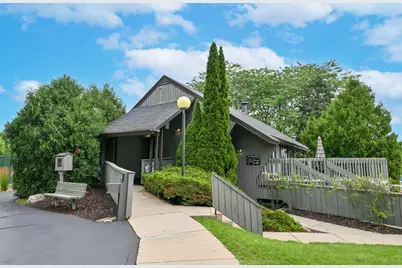 156  Lakefield Ct, Racine, WI 53402 - Photo 39