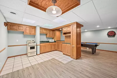 8110 S Forest Hills Cir, Franklin, WI 53132 - Photo 23