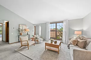 8110 S Forest Hills Circle, Franklin, WI 53132 - Photo 3