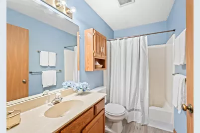 8110 S Forest Hills Cir, Franklin, WI 53132 - Photo 17
