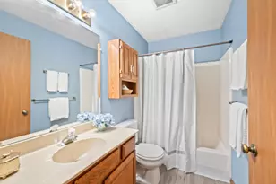 8110 S Forest Hills Circle, Franklin, WI 53132 - Photo 17