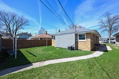 7509 W Carmen Ave, Milwaukee, WI 53218 - Photo 25