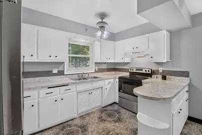 7509 W Carmen Ave, Milwaukee, WI 53218 - Photo 9