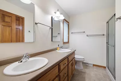 4820 W Alesci Dr, Franklin, WI 53132 - Photo 9