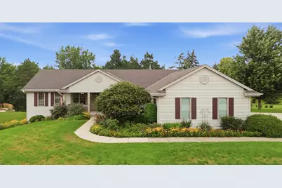 4820 W Alesci Dr, Franklin, WI 53132 - Photo 1