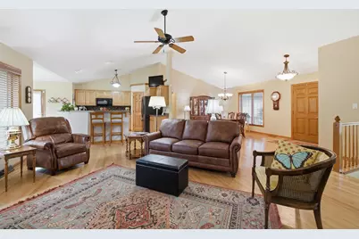 4820 W Alesci Dr, Franklin, WI 53132 - Photo 39