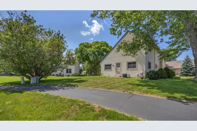 7266 S Delaine Dr, Oak Creek, WI 53154 - Photo 35