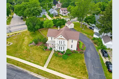 332  Riverside Dr, Fort Atkinson, WI 53538 - Photo 3