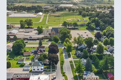 210 E Walworth St, Elkhorn, WI 53121 - Photo 25