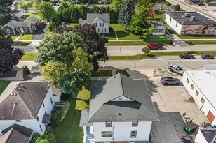 210 E Walworth St, Elkhorn, WI 53121 - Photo 27