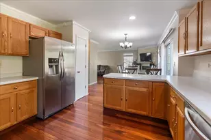 1136 Garfield Ln, Hartford, WI 53027 - Photo 7