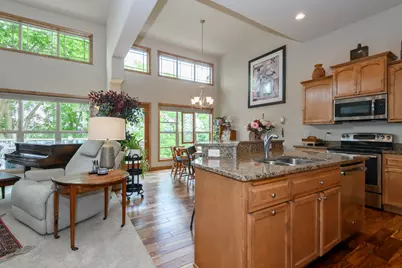 1207  Woodland Hills Dr, Waukesha, WI 53188 - Photo 9