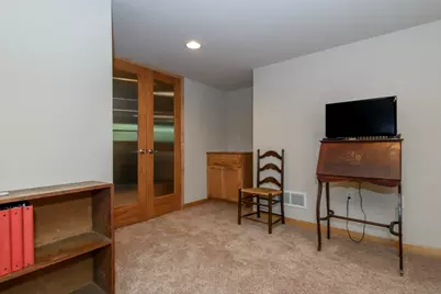 1207  Woodland Hills Dr, Waukesha, WI 53188 - Photo 37