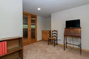 1207 Woodland Hills Dr, Waukesha, WI 53188 - Photo 37