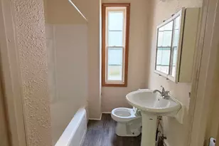 922 Broadway Ave, Sheboygan, WI 53081 - Photo 5