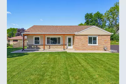 W240N6309  Maple Ave, Sussex, WI 53089 - Photo 5
