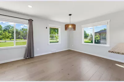 W240N6309  Maple Ave, Sussex, WI 53089 - Photo 13
