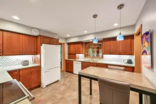 4615 W Sunnydale Ln, Mequon, WI 53092 - Photo 5