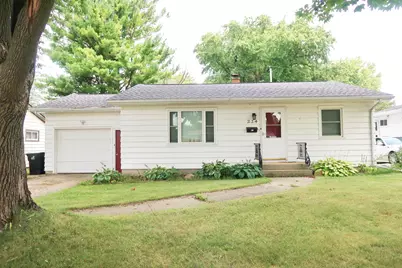 214  Francis Ct, Beaver Dam, WI 53916 - Photo 3
