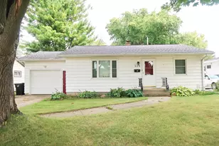 214 Francis Ct, Beaver Dam, WI 53916 - Photo 3