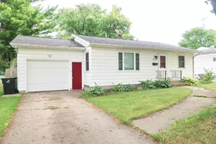 214 Francis Ct, Beaver Dam, WI 53916 - Photo 1