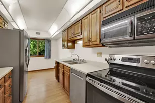 7234 N Green Bay Ave, Glendale, WI 53209 - Photo 5