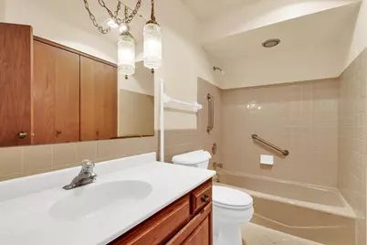 7234 N Green Bay Ave #208, Glendale, WI 53209 - Photo 15