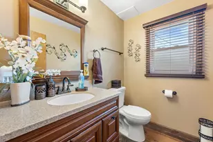 8308 W Crawford Ave, Milwaukee, WI 53220 - Photo 17