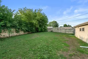 8308 W Crawford Ave, Milwaukee, WI 53220 - Photo 7