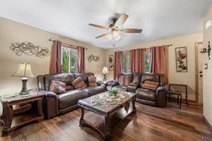 8308 W Crawford Ave, Milwaukee, WI 53220 - Photo 9