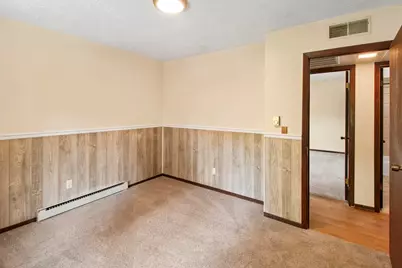 W169N11546  Biscayne Dr, Germantown, WI 53022 - Photo 9
