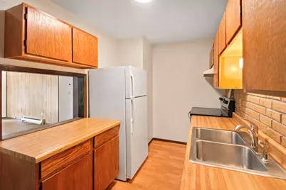 W169N11546  Biscayne Dr, Germantown, WI 53022 - Photo 7