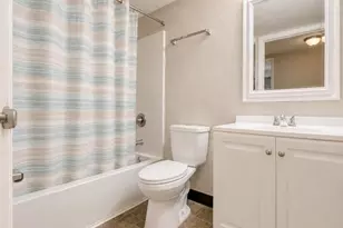 1061 Regent Rd, Oconomowoc, WI 53066 - Photo 15