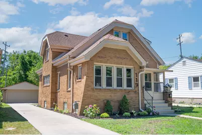 119 E Ohio Ave, Milwaukee, WI 53207 - Photo 3
