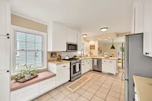 2464 N 82nd St, Wauwatosa, WI 53213 - Photo 15