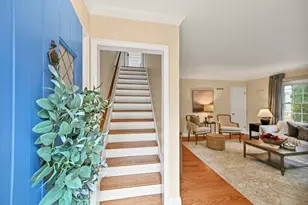 2464 N 82nd St, Wauwatosa, WI 53213 - Photo 9