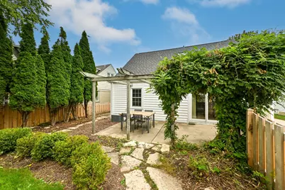 2464 N 82nd St, Wauwatosa, WI 53213 - Photo 35