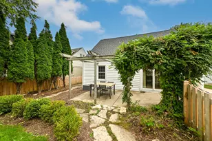 2464 N 82nd St, Wauwatosa, WI 53213 - Photo 35