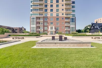 1522 N Prospect Ave #303, Milwaukee, WI 53202 - Photo 9