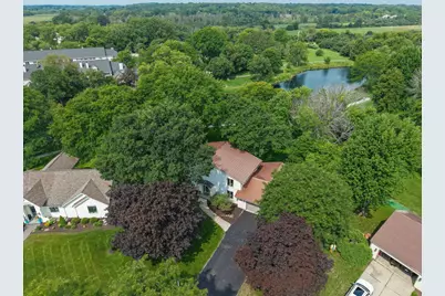 15270  Red Fox Ln, Elm Grove, WI 53122 - Photo 3