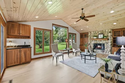 15270  Red Fox Ln, Elm Grove, WI 53122 - Photo 21