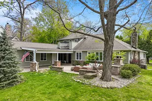 1069 Sauganash Dr, Fontana, WI 53125 - Photo 3