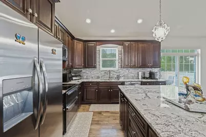 9022 W Stuth Ave, West Allis, WI 53227 - Photo 7