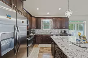 9022 W Stuth Ave, West Allis, WI 53227 - Photo 7