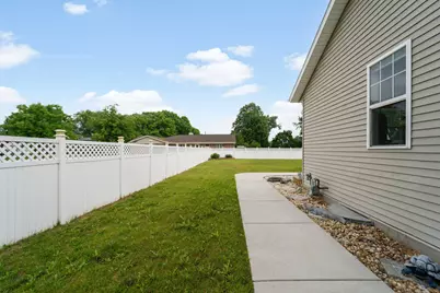 9022 W Stuth Ave, West Allis, WI 53227 - Photo 25