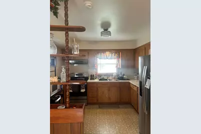5740 N 98th St, Milwaukee, WI 53225 - Photo 3