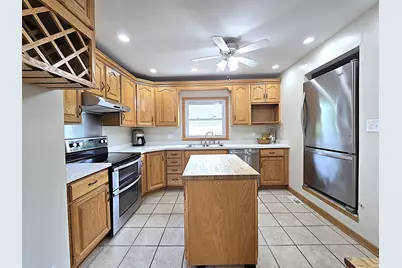 9609 W Grant St, West Allis, WI 53227 - Photo 3